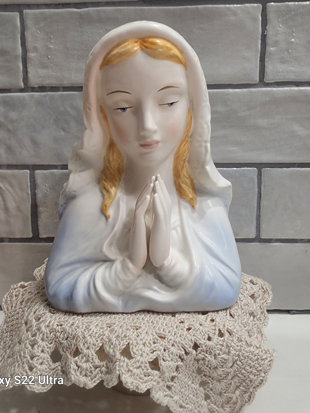 Ceramic Praying Madonna Bust in White and Blue, Inarco 1960's